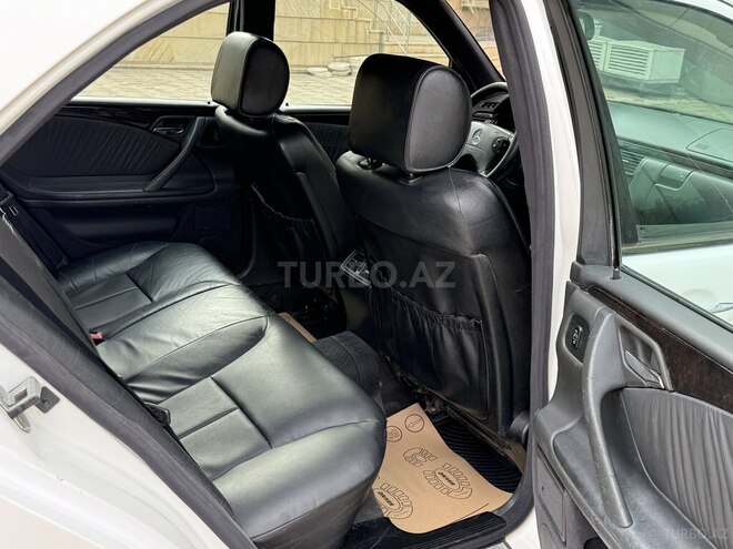 Mercedes E 240 2000, 239,000 km - 2.4 л - Bakı