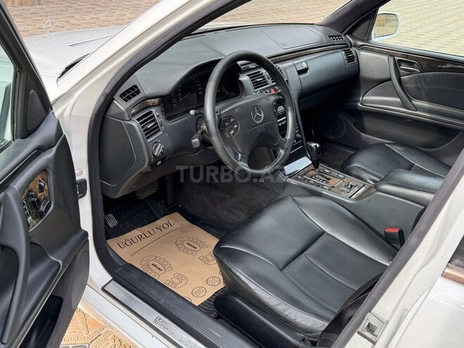 Mercedes E 240 2000, 239,000 km - 2.4 л - Bakı