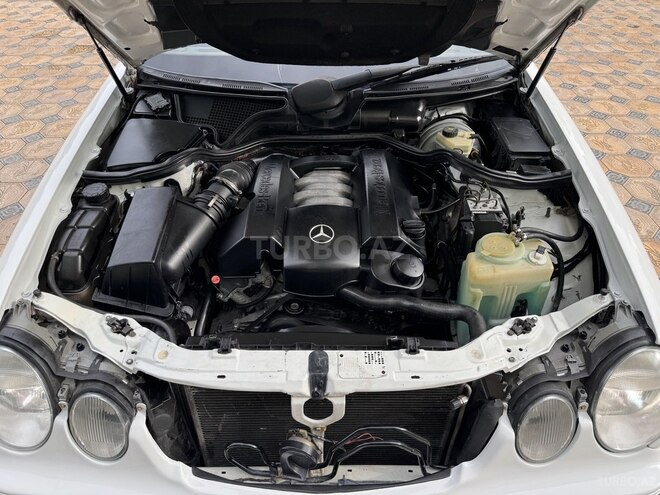 Mercedes E 240 2000, 239,000 km - 2.4 л - Bakı