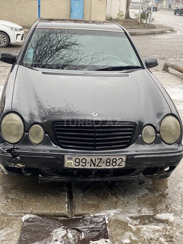 Mercedes E 240 2000, 300,000 km - 2.4 л - Bakı