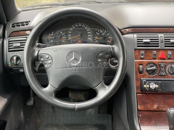 Mercedes E 240 2000, 300,000 km - 2.4 л - Bakı