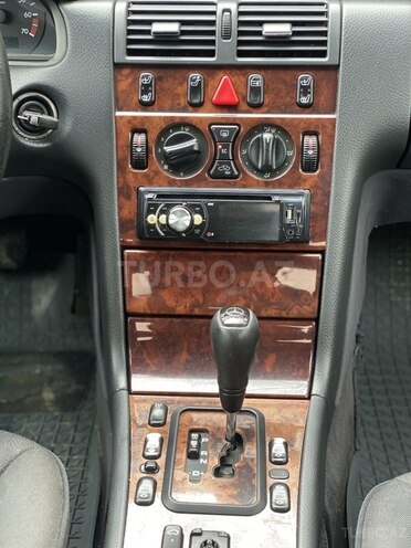 Mercedes E 240 2000, 300,000 km - 2.4 л - Bakı