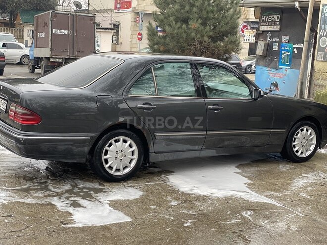 Mercedes E 240 2000, 300,000 km - 2.4 л - Bakı
