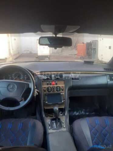 Mercedes E 230 1996, 271,000 km - 2.3 l - Bakı