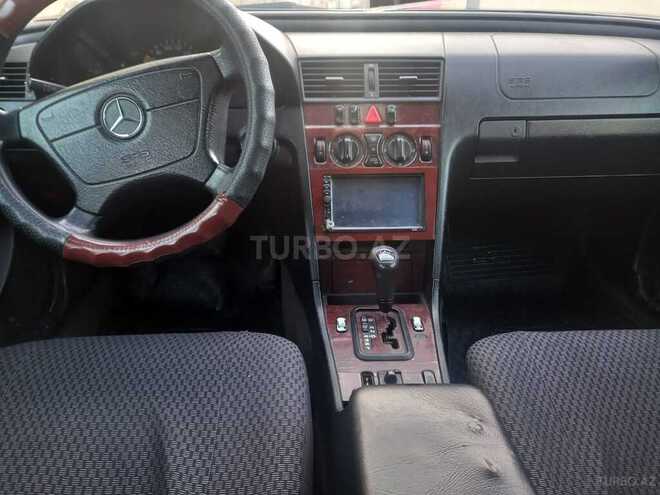 Mercedes C 220 1999, 298,000 km - 2.2 l - Bakı