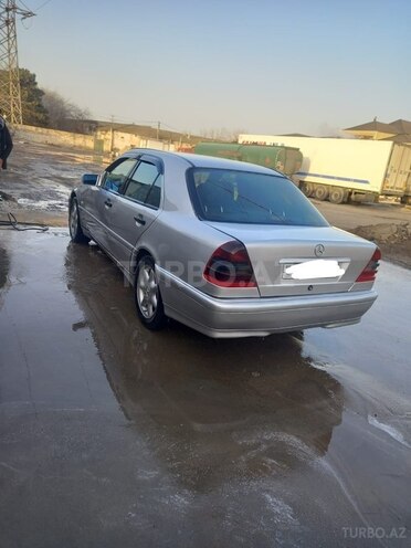 Mercedes C 220 1999, 298,000 km - 2.2 l - Bakı