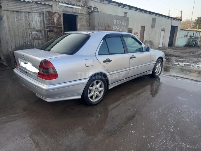 Mercedes C 220 1999, 298,000 km - 2.2 l - Bakı