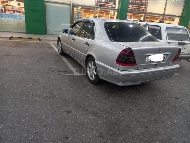 Mercedes C 220 1999, 298,000 km - 2.2 l - Bakı