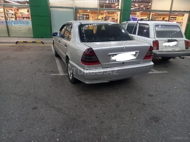 Mercedes C 220 1999, 298,000 km - 2.2 l - Bakı