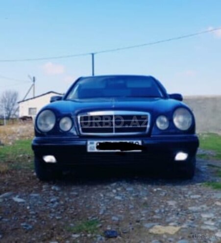 Mercedes E 240 1998, 250,000 km - 2.4 l - Göyçay