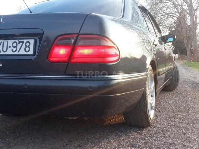 Mercedes E 240 1998, 250,000 km - 2.4 l - Göyçay