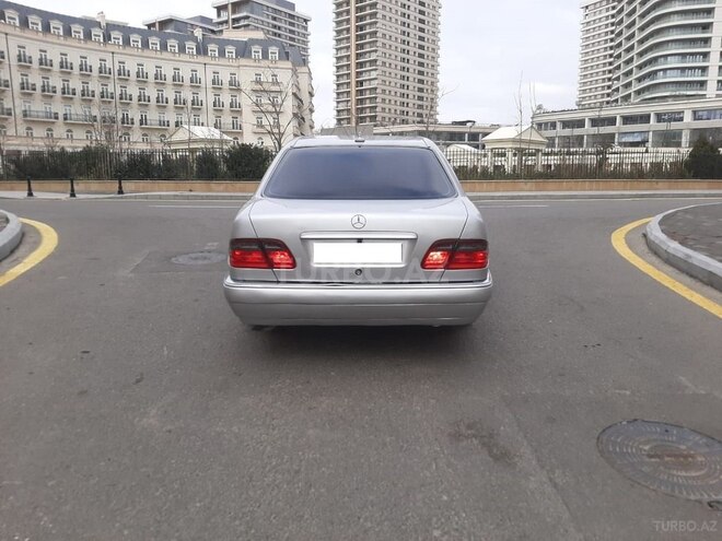 Mercedes E 300 1999, 110,000 km - 3.0 l - Bakı