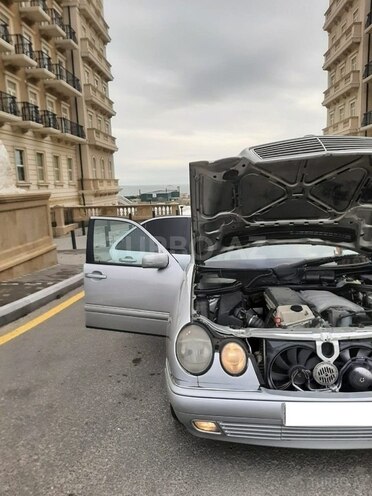 Mercedes E 300 1999, 110,000 km - 3.0 l - Bakı