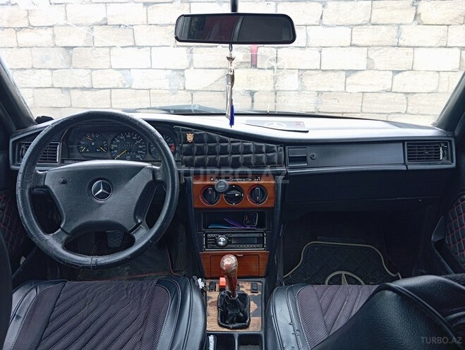 Mercedes 190 1991, 220,000 km - 2.0 l - Şirvan
