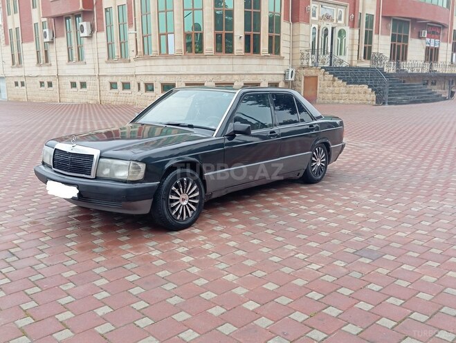 Mercedes 190 1991, 220,000 km - 2.0 l - Şirvan