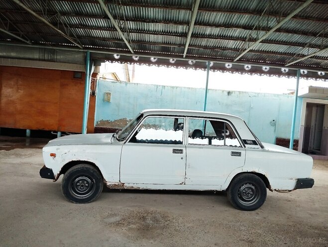 LADA (VAZ) 2107 1992, 99,000 km - 1.6 л - Salyan