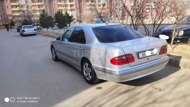 Mercedes E 240 2001, 393,495 km - 2.4 l - Sabirabad