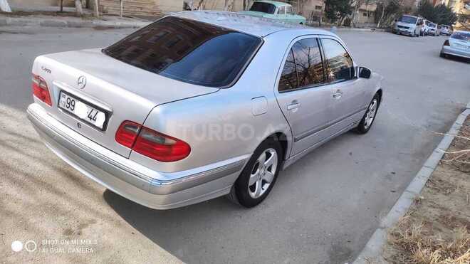 Mercedes E 240 2001, 393,495 km - 2.4 l - Sabirabad