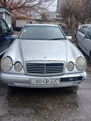 Mercedes E 220 1996, 430,000 km - 2.2 л - Bakı