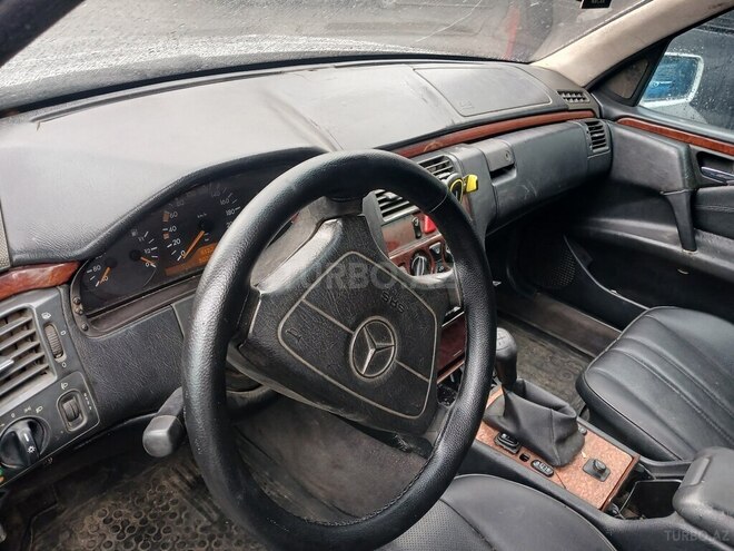 Mercedes E 220 1996, 430,000 km - 2.2 л - Bakı