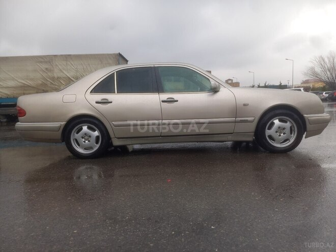 Mercedes E 240 1998, 250,467 km - 2.4 l - Bakı