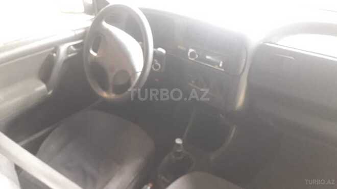 Volkswagen Golf 1992, 200,000 km - 1.6 l - Qax