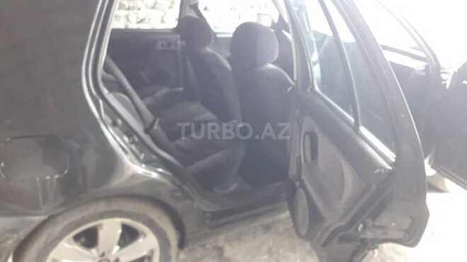 Volkswagen Golf 1992, 200,000 km - 1.6 l - Qax