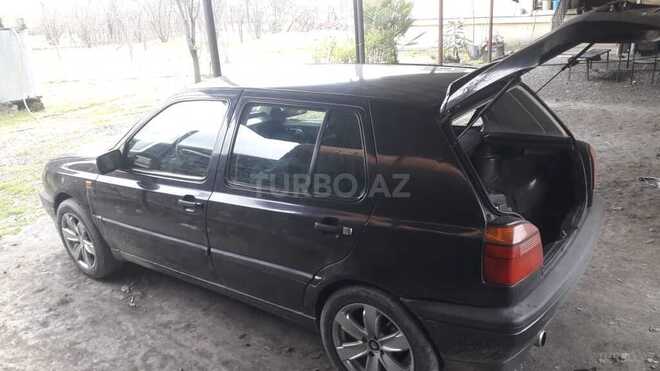Volkswagen Golf 1992, 200,000 km - 1.6 l - Qax