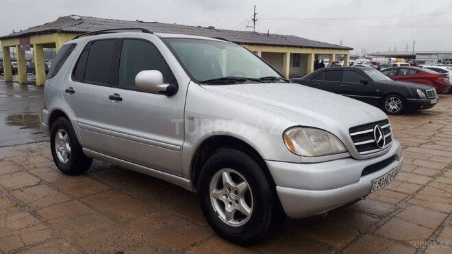 Mercedes ML 320 2001, 270,000 km - 3.2 l - Sumqayıt