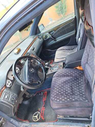 Mercedes E 230 1996, 350,000 km - 2.3 l - Yevlax