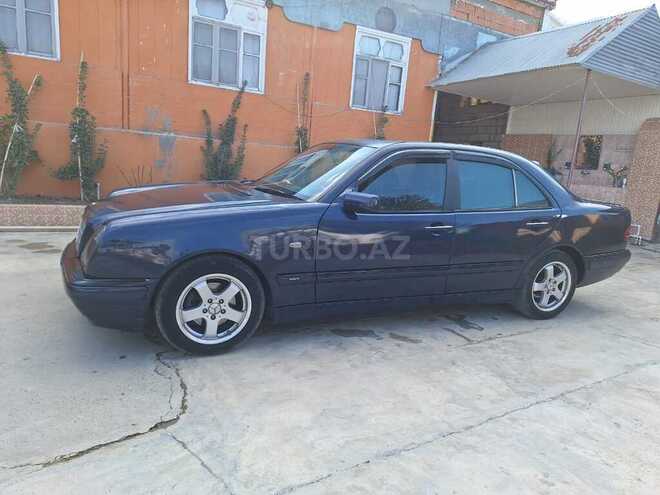 Mercedes E 230 1996, 350,000 km - 2.3 l - Yevlax