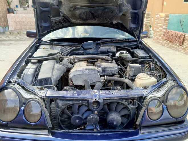 Mercedes E 230 1996, 350,000 km - 2.3 l - Yevlax