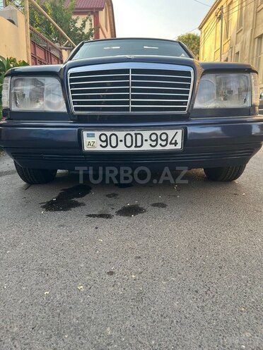 Mercedes E 220 1995, 250,000 km - 2.2 l - Bakı