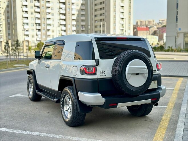 Toyota FJ Cruiser 2008, 289,000 km - 4.0 l - Bakı
