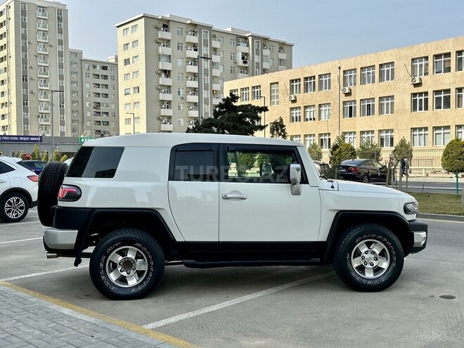 Toyota FJ Cruiser 2008, 289,000 km - 4.0 l - Bakı