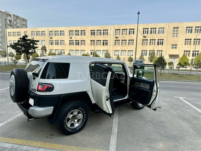 Toyota FJ Cruiser 2008, 289,000 km - 4.0 l - Bakı