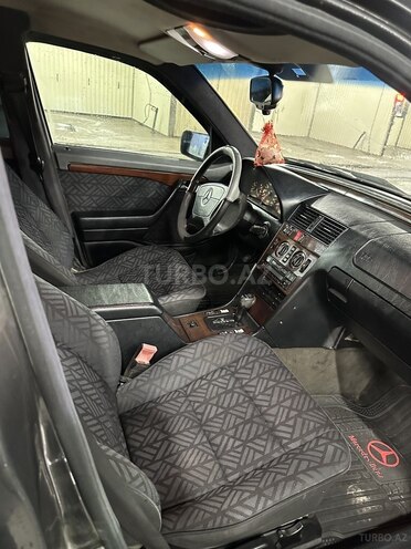 Mercedes C 180 1995, 298,000 km - 1.8 l - Bakı