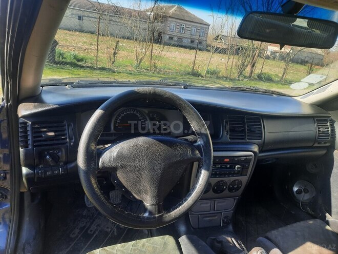 Opel Vectra 1999, 180,000 km - 2.0 l - Balakən