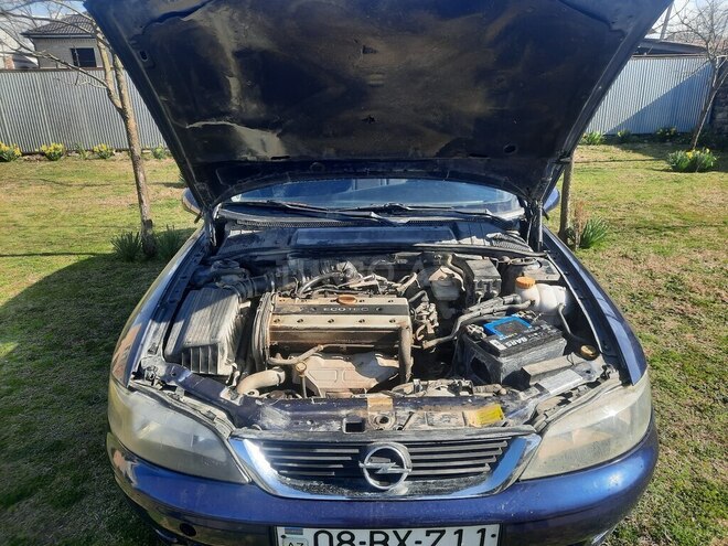 Opel Vectra 1999, 180,000 km - 2.0 l - Balakən