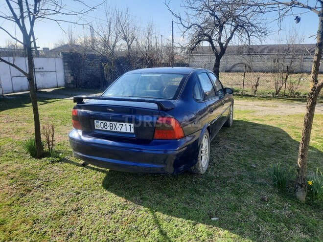 Opel Vectra 1999, 180,000 km - 2.0 l - Balakən