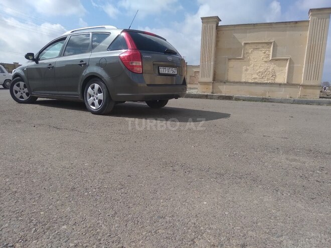 Kia Ceed 2009, 340,800 km - 1.6 l - Salyan