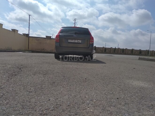 Kia Ceed 2009, 340,800 km - 1.6 l - Salyan