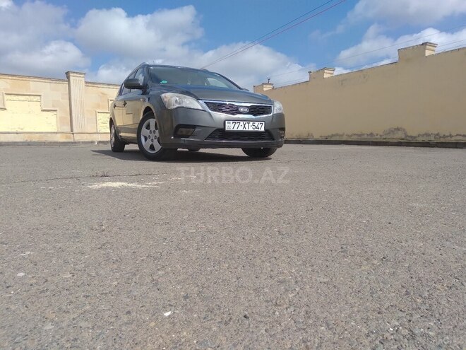 Kia Ceed 2009, 340,800 km - 1.6 l - Salyan