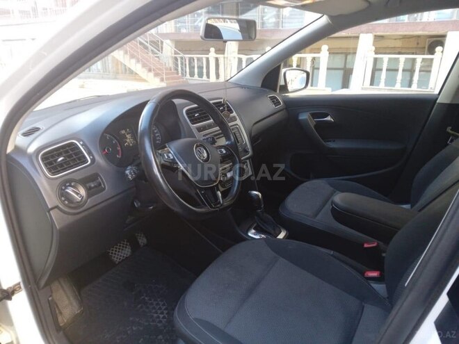 Volkswagen Polo 2018, 75,000 km - 1.6 л - Bakı