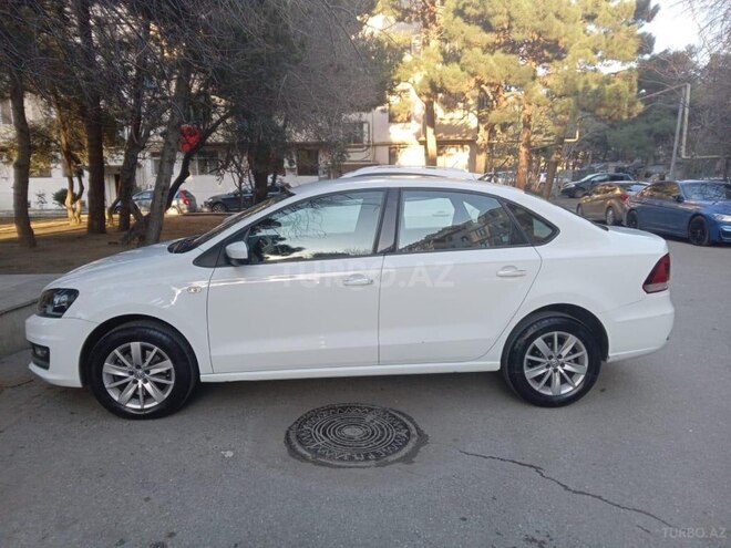 Volkswagen Polo 2018, 75,000 km - 1.6 л - Bakı