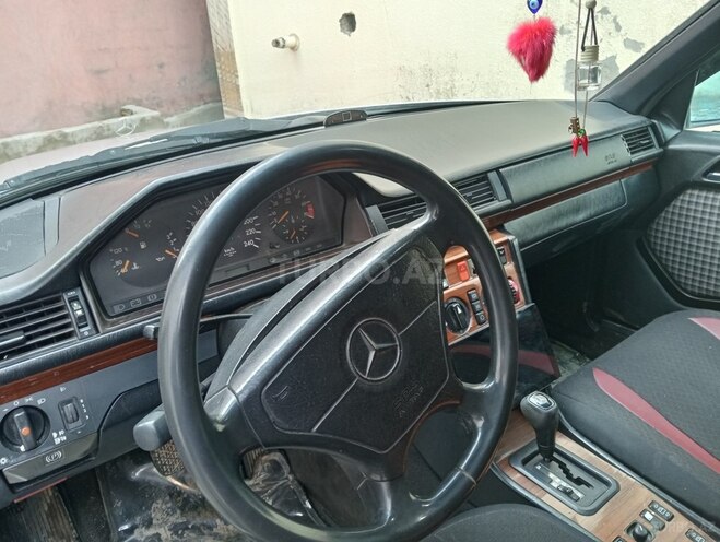 Mercedes E 220 1994, 340,000 km - 2.2 l - Bakı