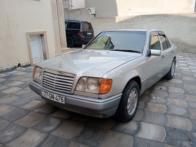 Mercedes E 220 1994, 340,000 km - 2.2 l - Bakı
