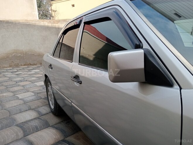 Mercedes E 220 1994, 340,000 km - 2.2 l - Bakı