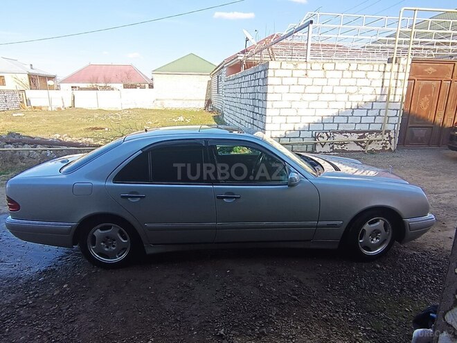 Mercedes E 280 1997, 400,000 km - 2.8 l - Qazax