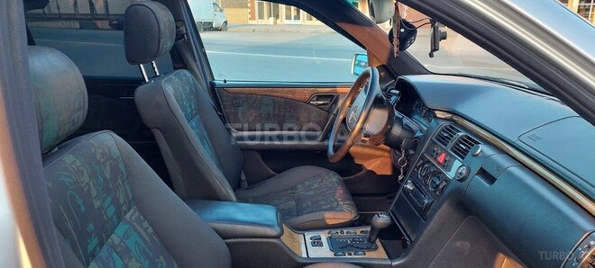 Mercedes E 240 1998, 358,900 km - 2.4 l - Bakı